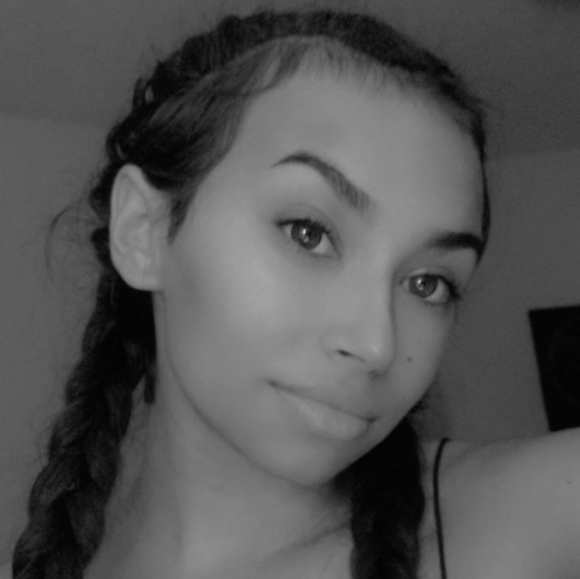 Meet your Posher, Katelyn - Picture 1 of 1